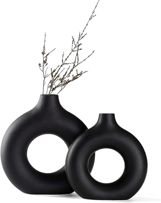 Black Ceramic Donut Vase Set of 2, Hollow Round Matte Pampas Flower Vases for Boho Home Wedding Party Room Dinner Table Shelf Decor.（Black）