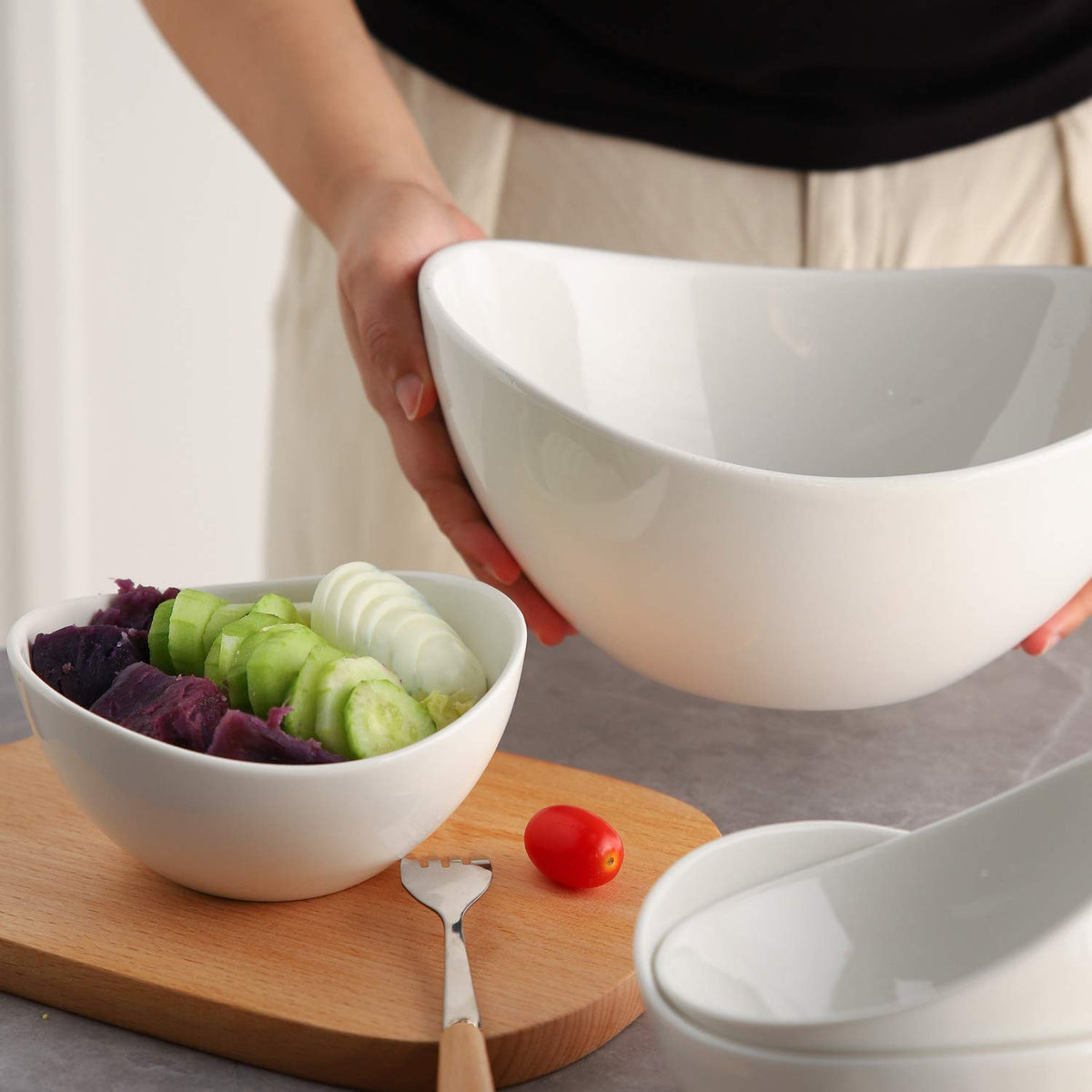 Samsle Porcelain Small Serving Bowls, 10 Ounce Dessert Bowls for Ice Cream Snacks Appetizer Candy Dishes, Dishwasher Safe Durable Ceramic White Bowl for Party, Set of 6