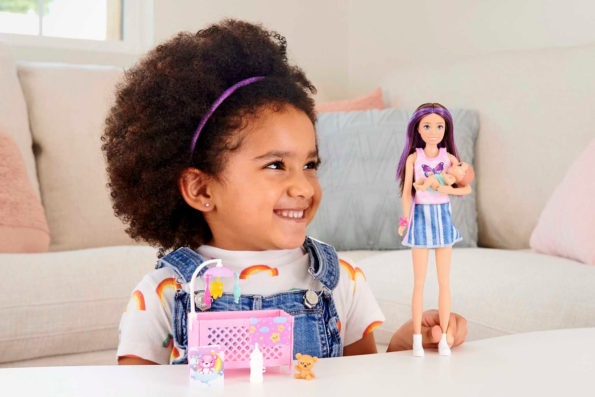 Barbie Skipper Babysitters Inc Crib Toy Playset with Skipper Doll, Baby Doll with Sleepy Eyes, Furniture & Accessories