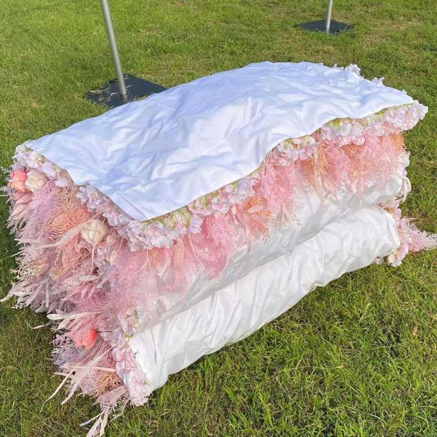 UYCVT Creamy Champagne Rose Artificial Flower Wall Backdrop Panels, Handmade Romantic Large Wedding Backdrop 3D Floral Wall Fabric Flower Wall for Party Baby Shower Bridal Wedd-1m*1m/3.28 * 3.28FT