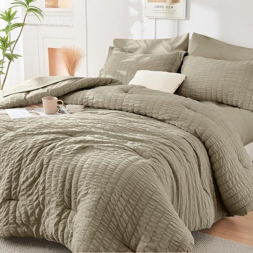 HYMOKEGE Queen Comforter Set - Luxury 7-Piece All-Season Bedding in Seersucker Style