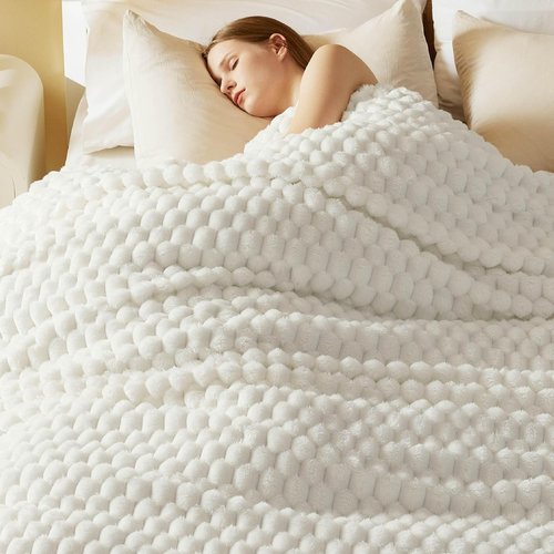 Bedsure King Size Blanket - 350GSM Fluffy Plush Fleece for Cozy Home Decor | Off White, 108x90 Inches
