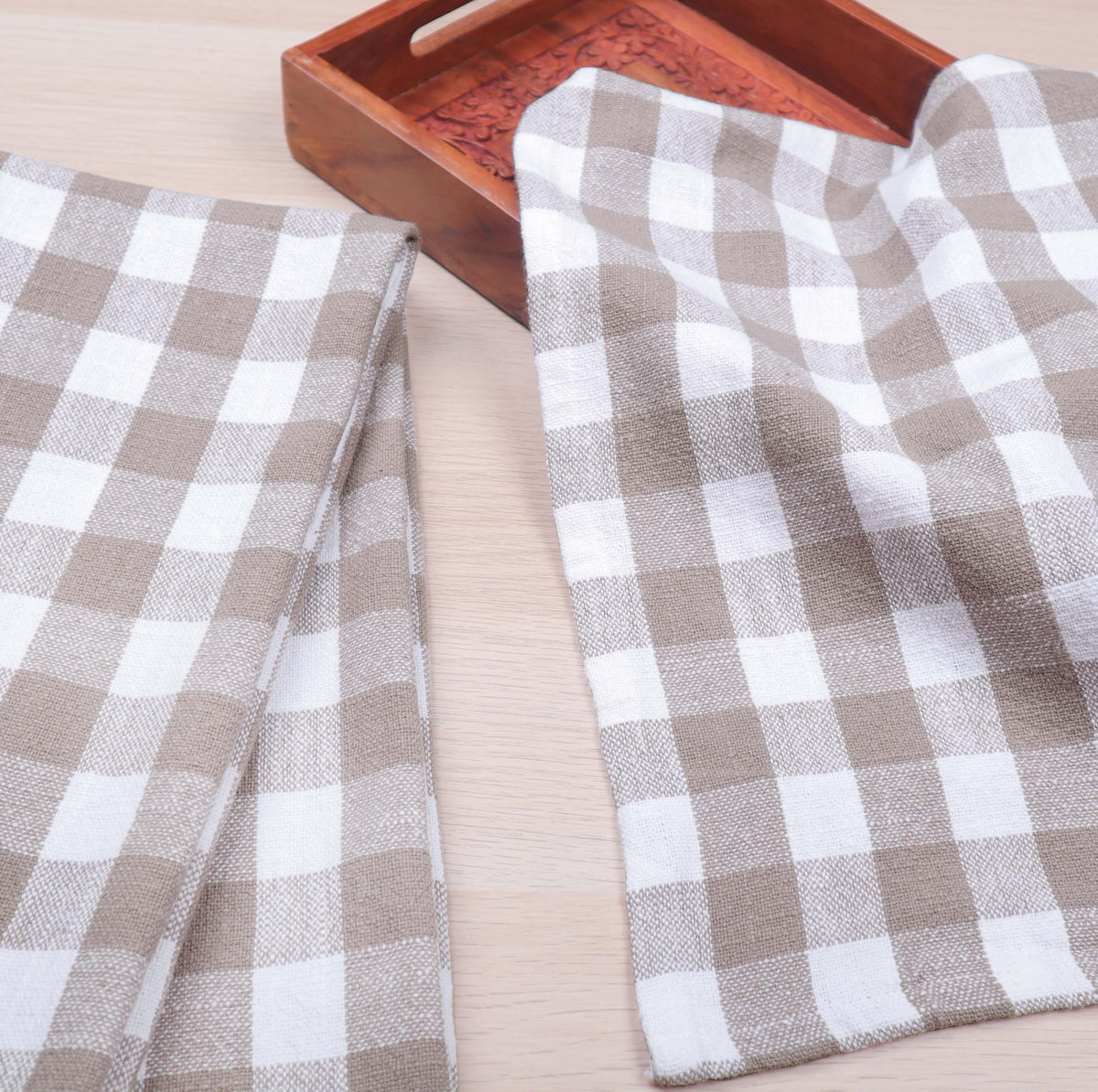 AMOUR INFINI Kitchen Towels Set of 4 Buffalo Checks Beige/White Kitchen Towels 28x20 Inches 100% Cotton Highly Absorbent Kitchen Towels Premium Quality Ultra Soft Mitered Corners KitchenTowels