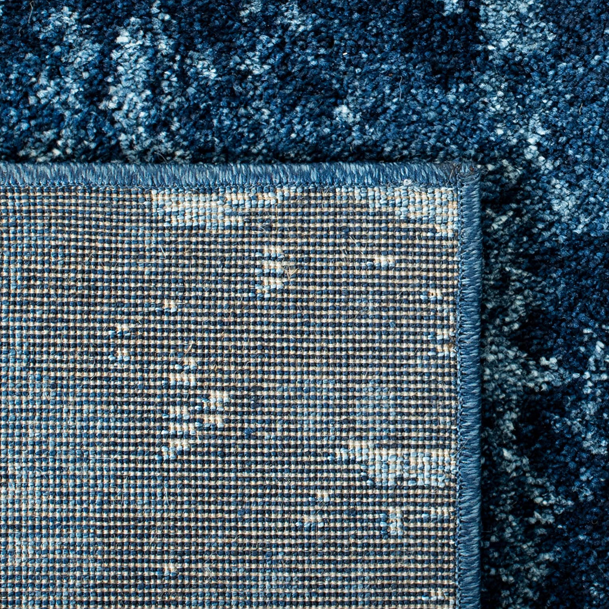 SAFAVIEH Retro Collection Accent Rug - 2' x 3', Light Blue & Blue, Modern Abstract Design, Non-Shedding & Easy Care, Ideal for High Traffic Areas in Entryway, Living Room, Bedroom (RET2770-6065)